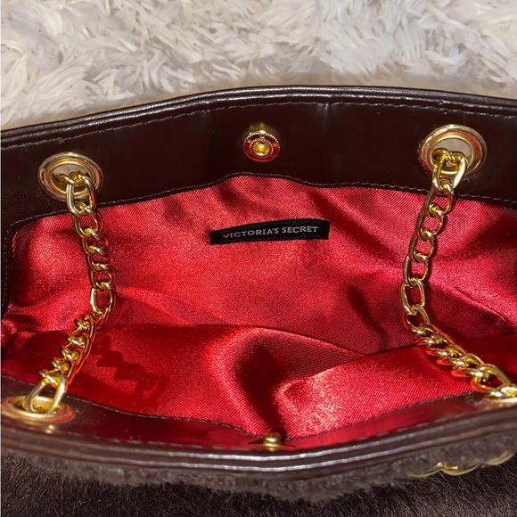 Vintage Victoria’s Secret Chain Faux Fur Purse - Picture 2 of 5